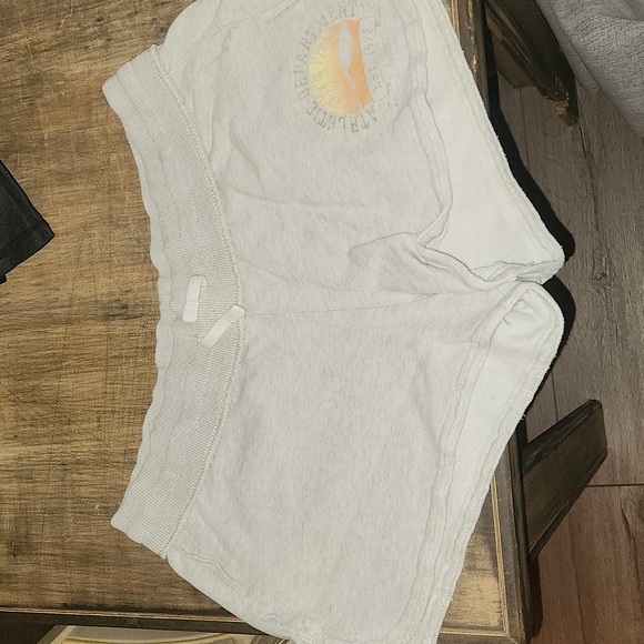 Shorts - Picture 2 of 4